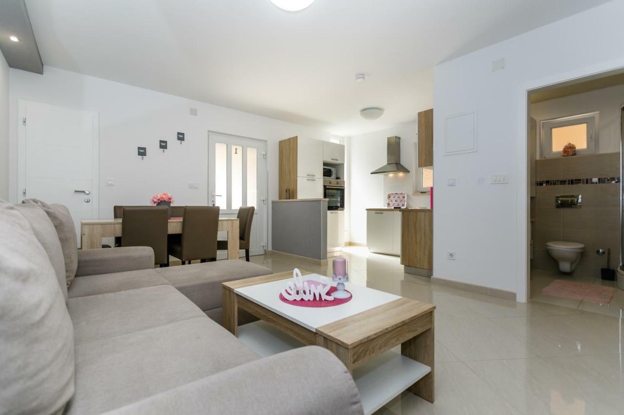 Apartman Brajutovci 26 Kornić Eksteriør bilde